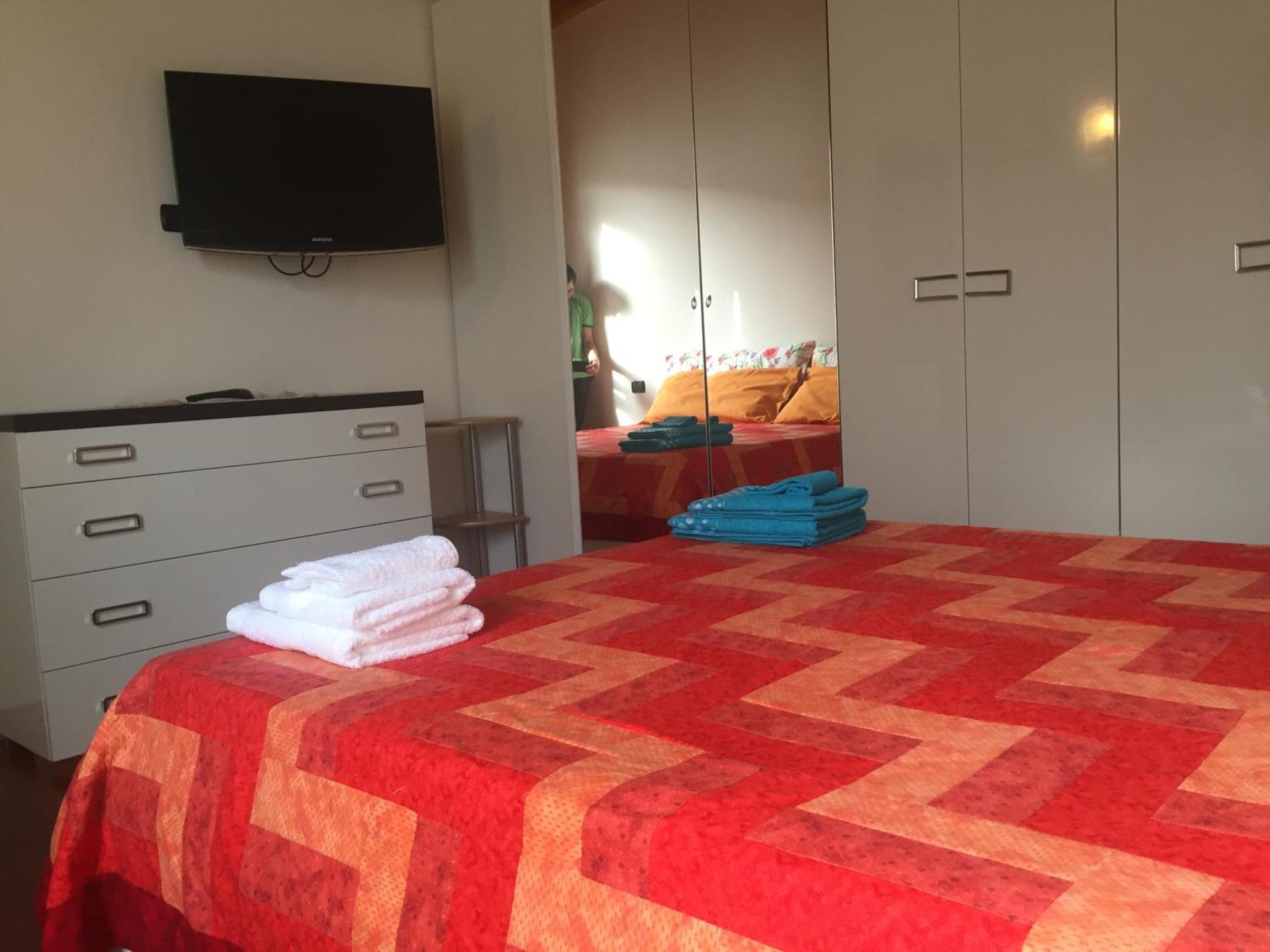 Jomary Apartment Bergamo Luaran gambar
